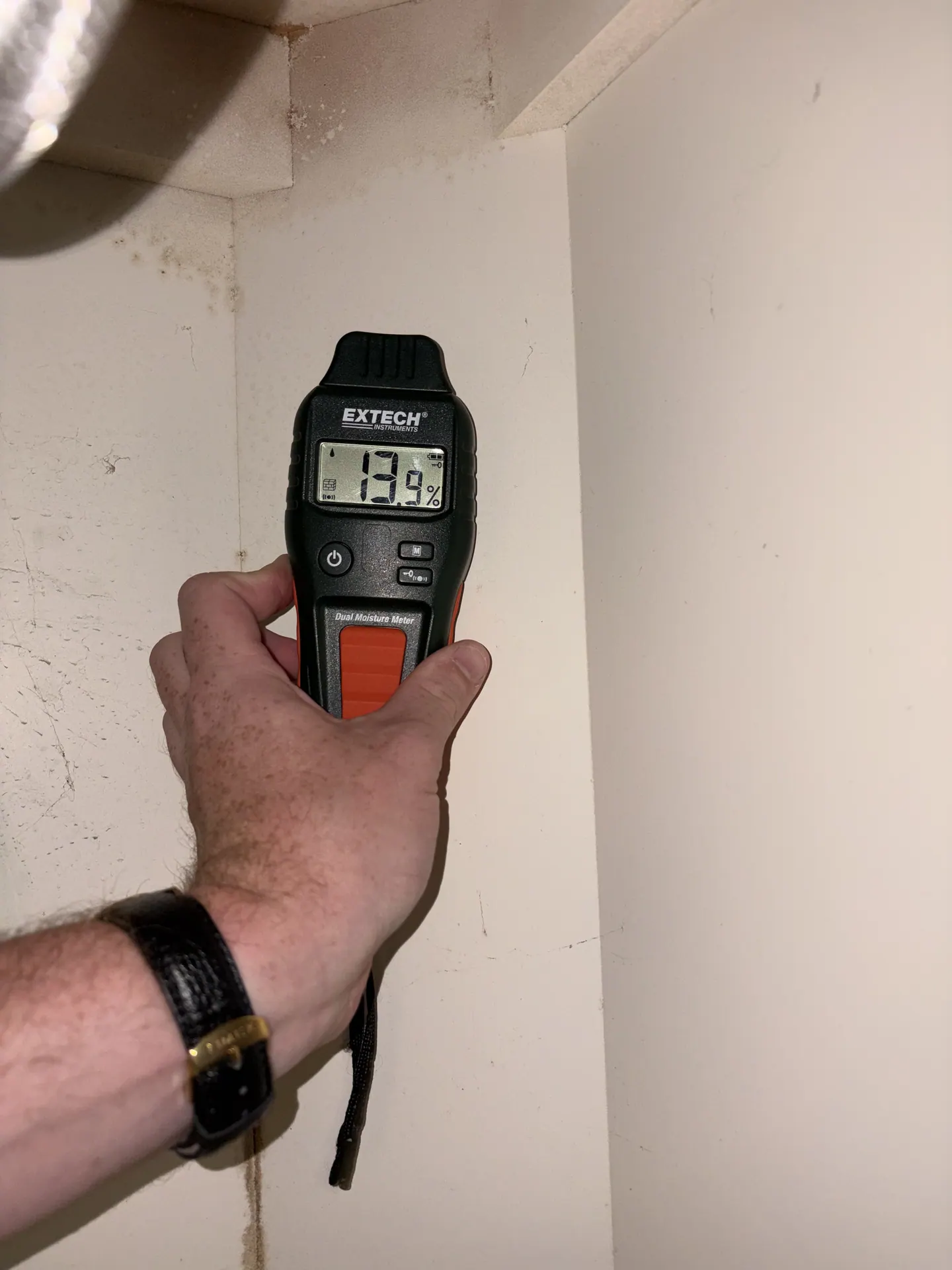 Meter showing a 13.9 comparative response at the Bathroom #1 vanity back panel