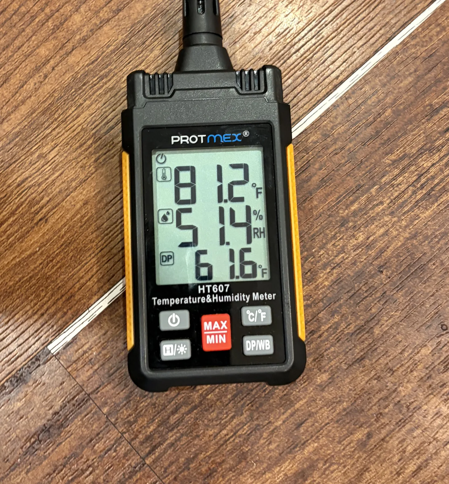 Kitchen temperature and humidity during mold inspection